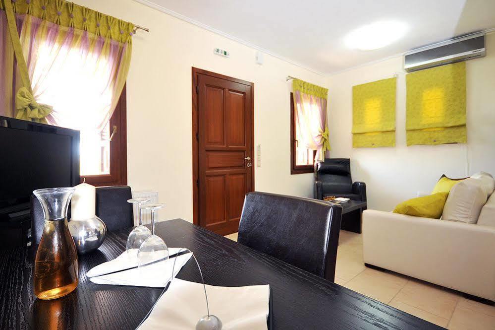 Aithra Apartments & Suites Gavrio Esterno foto