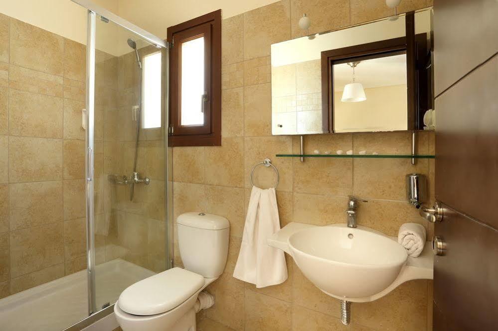 Aithra Apartments & Suites Gavrio Esterno foto