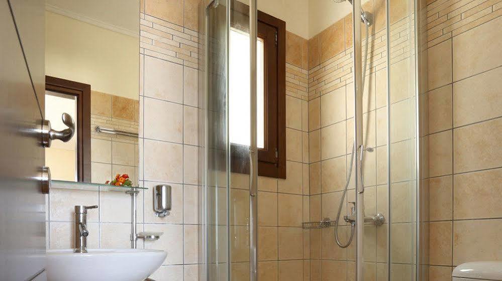 Aithra Apartments & Suites Gavrio Esterno foto